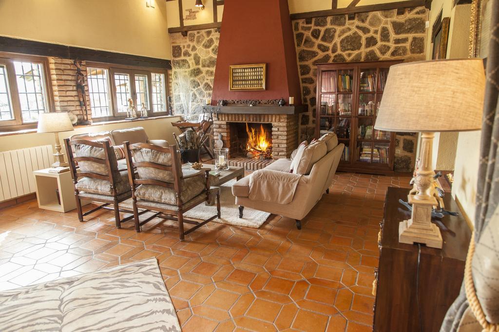 Pensjonat La Casona De Valfrio- Adults Only Collado  Zewnętrze zdjęcie
